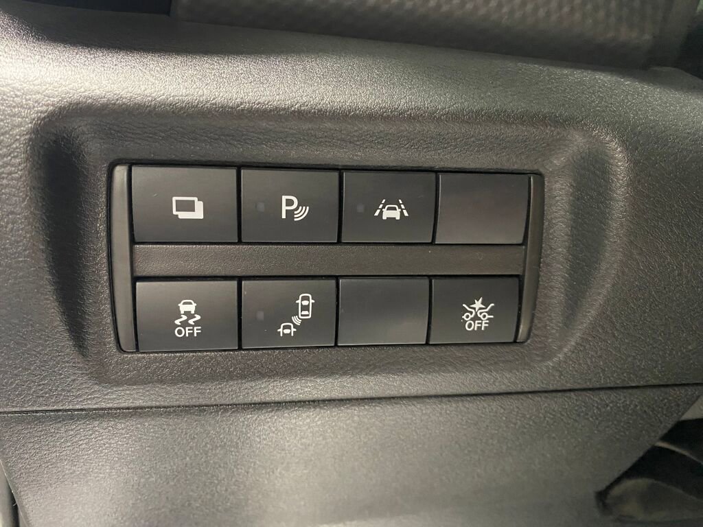 Used 2022 Nissan Kicks S image 13