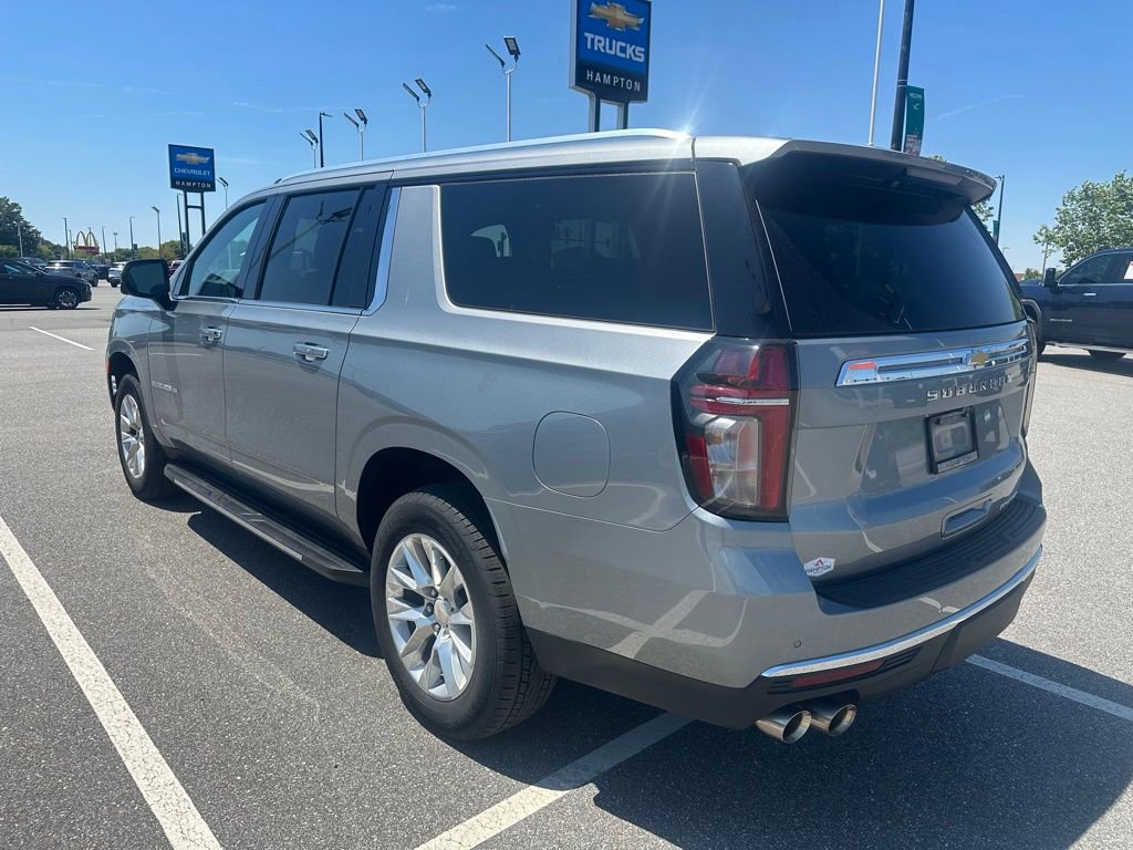 Used 2024 Chevrolet Suburban Premier w/ Premium Package AWD/4WD image 3
