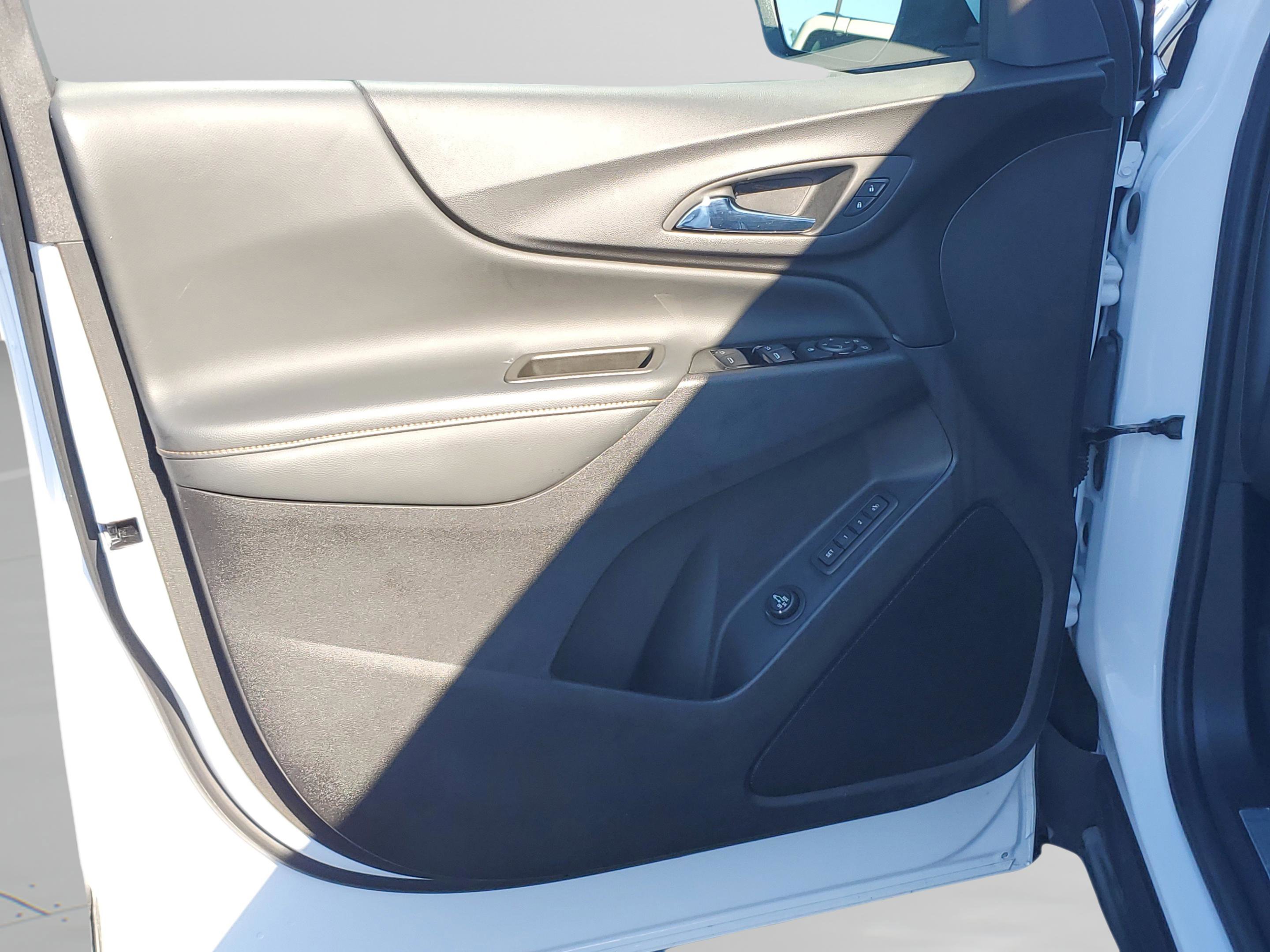 Used 2024 Chevrolet Equinox Premier AWD/4WD image 18