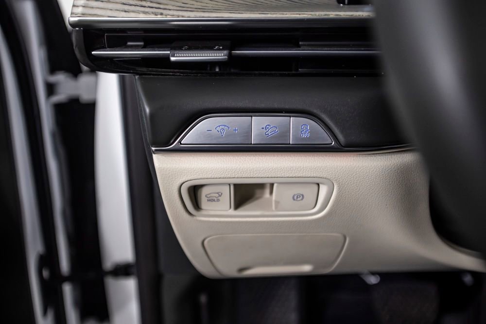 Used 2025 Genesis GV80 2.5T Prestige image 38