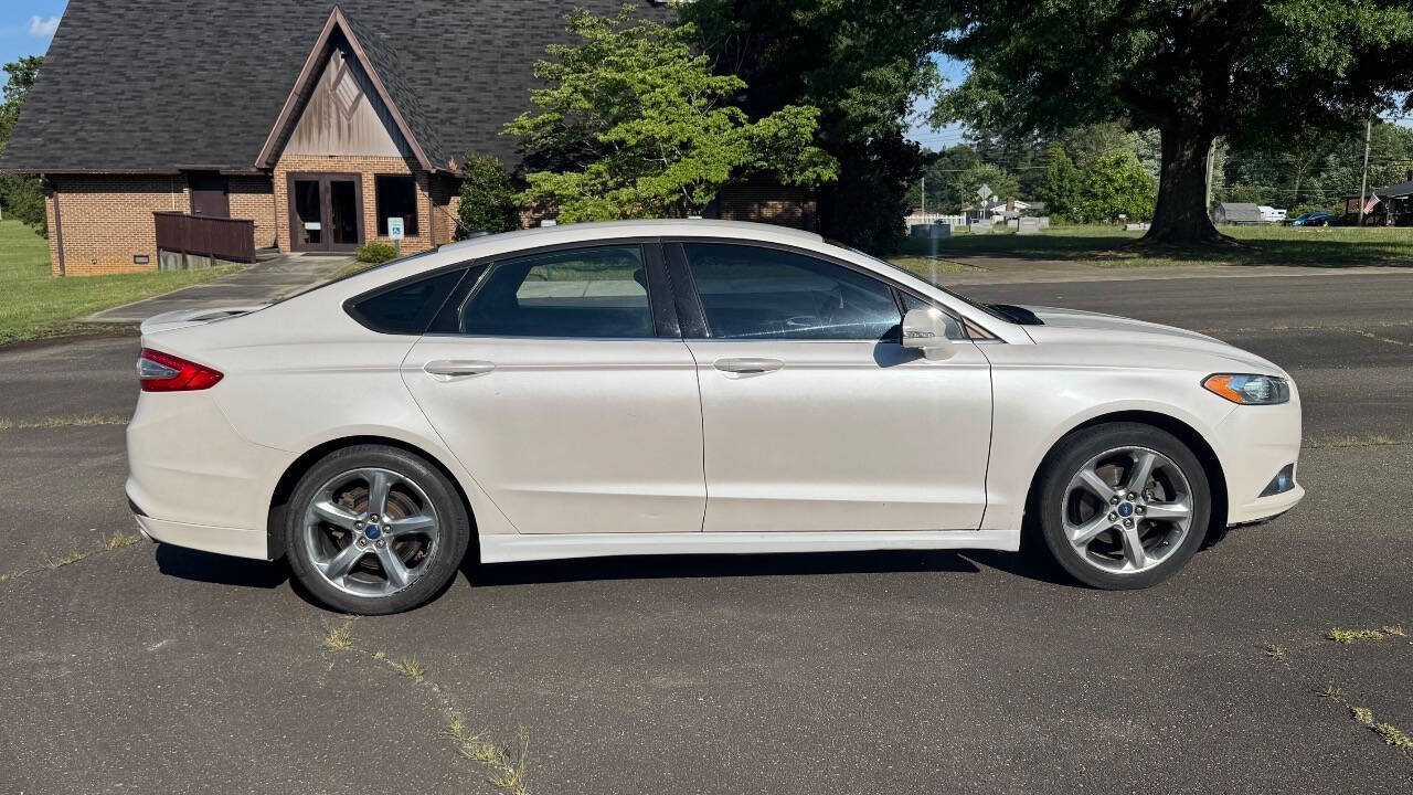 Used 2013 Ford Fusion SE FWD image 9