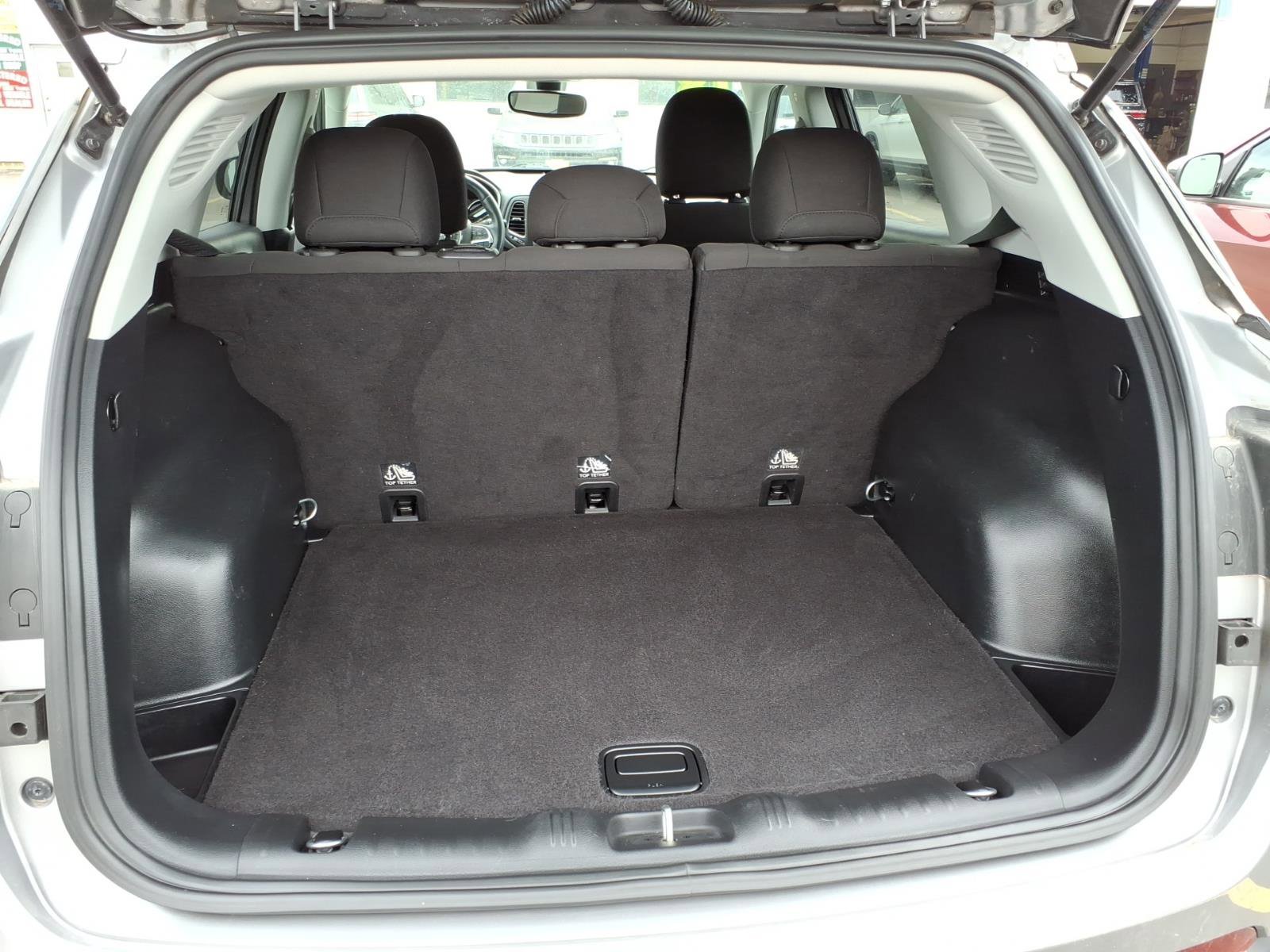 Used 2018 Jeep Compass Sport w/ Tech Group image 28
