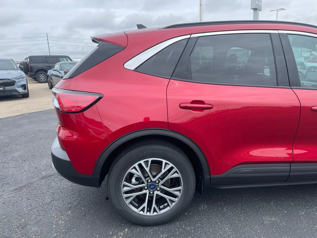 Used 2020 Ford Escape SEL AWD/4WD image 38