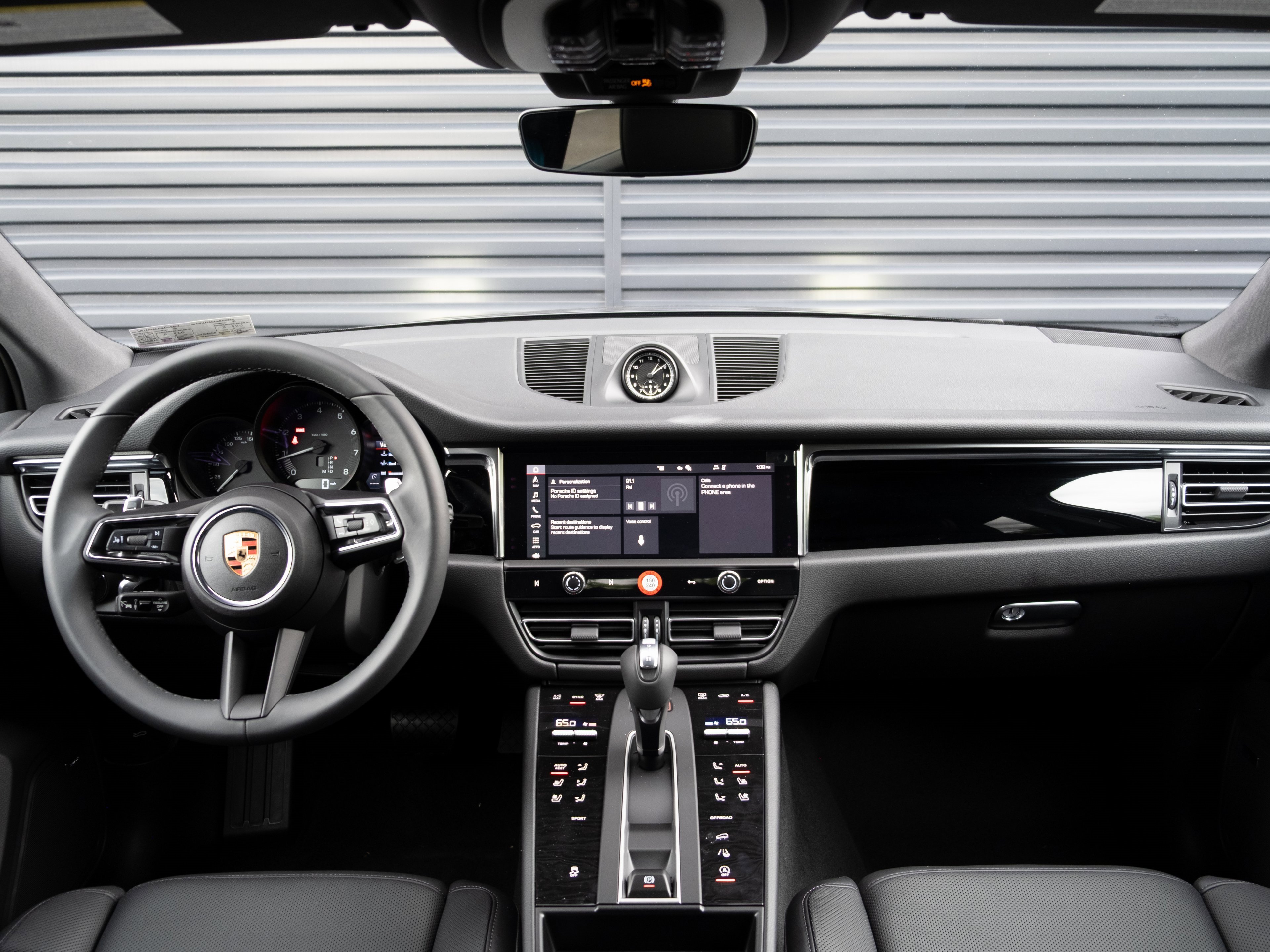 Certified 2025 Porsche Macan image 19