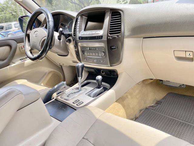 Used 2003 Toyota Land Cruiser AWD/4WD image 36