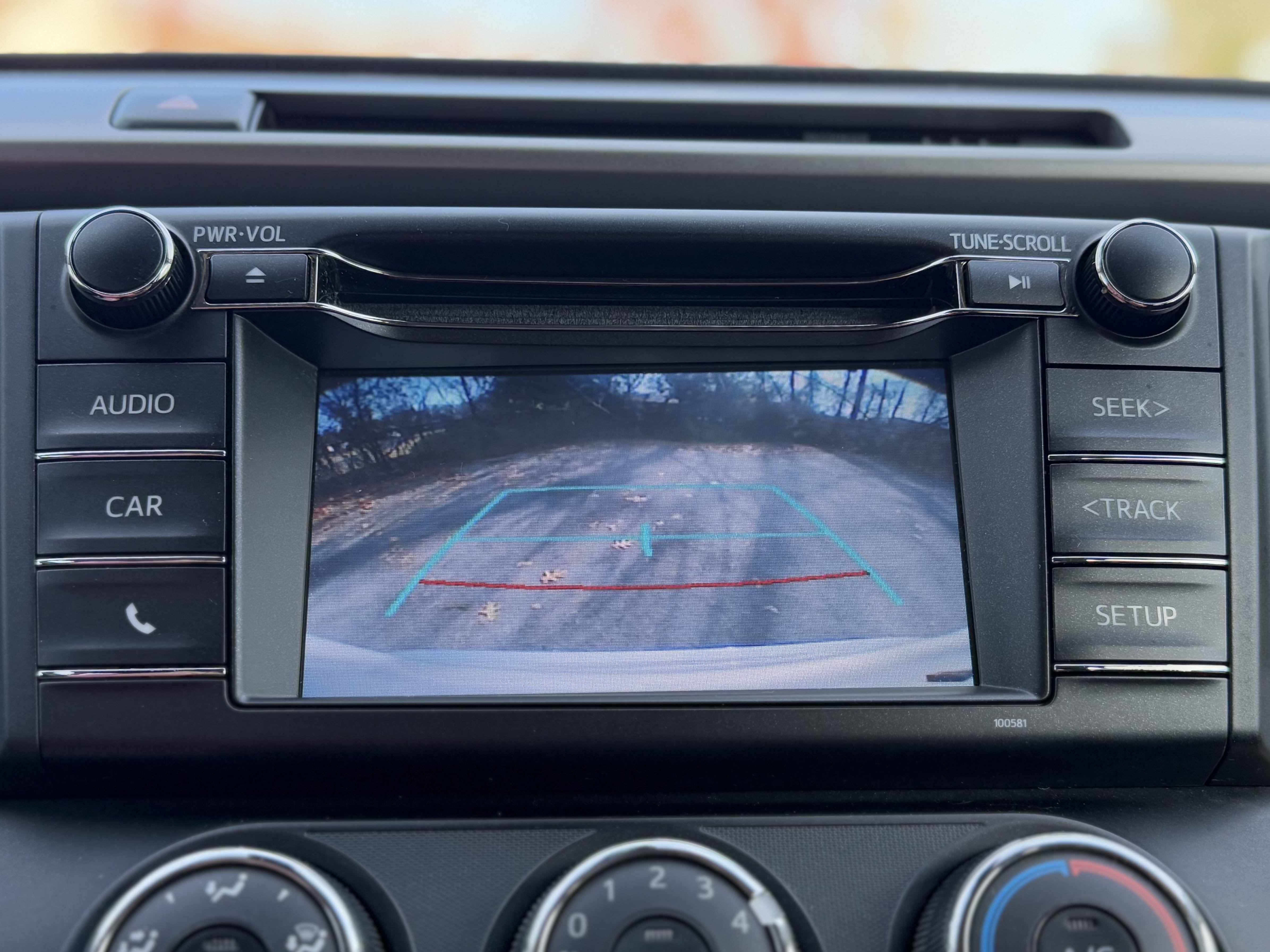 Used 2018 Toyota RAV4 LE image 3