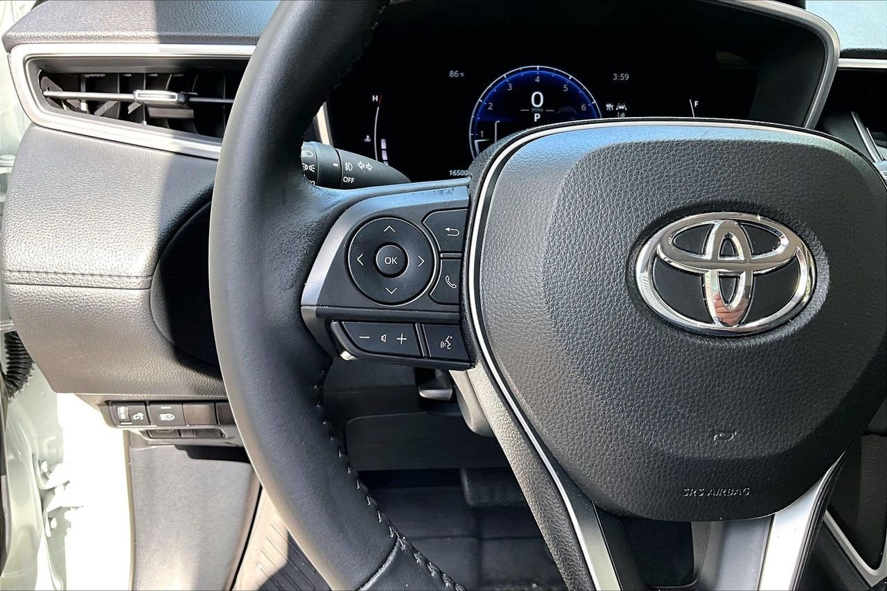 Used 2023 Toyota Corolla Cross XLE w/ Convenience Package FWD image 10