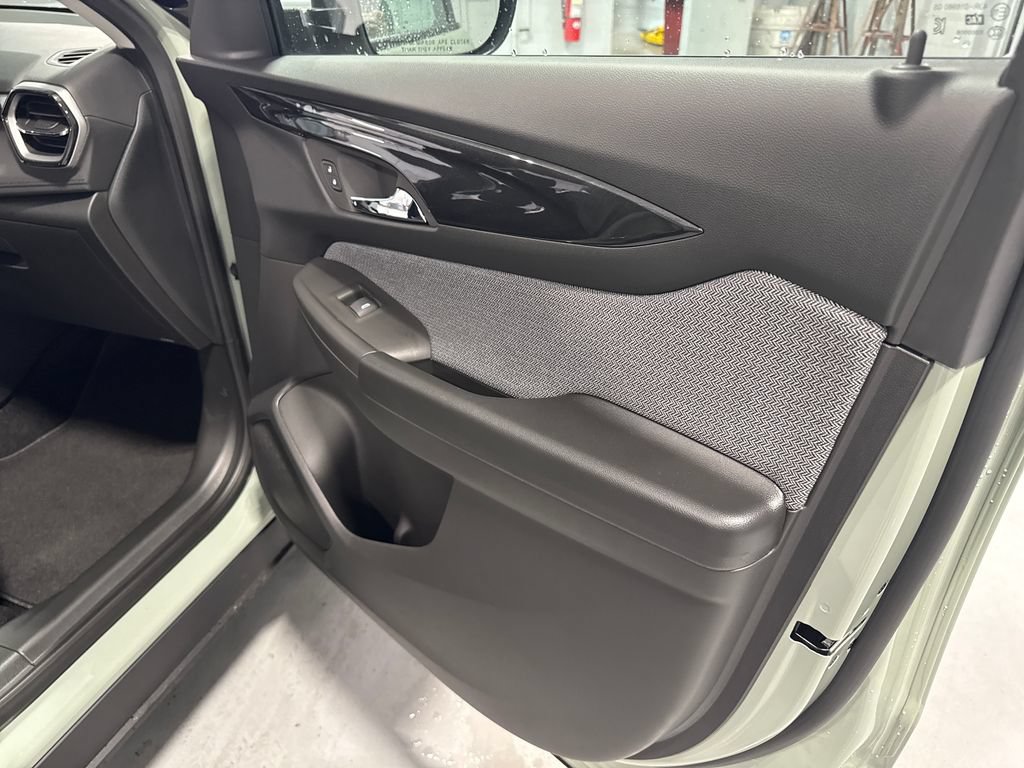 New 2026 Chevrolet TrailBlazer LS w/ LS Convenience Package AWD/4WD image 32