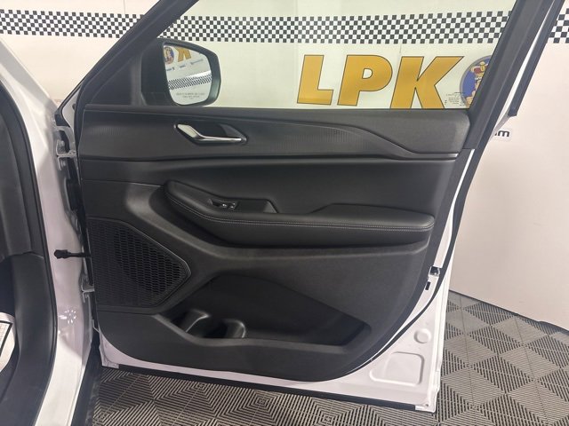 New 2025 Jeep Grand Cherokee Laredo X image 15