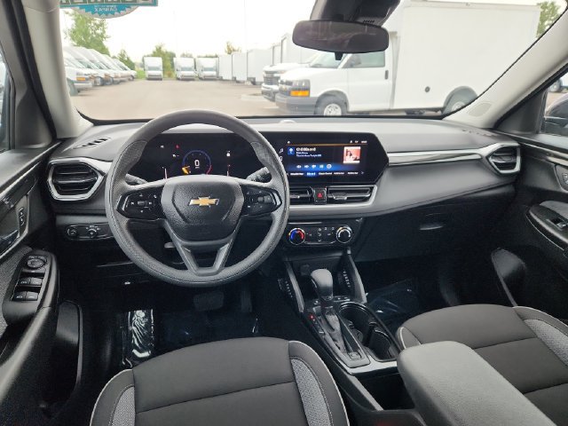 Used 2025 Chevrolet TrailBlazer LT AWD/4WD image 31