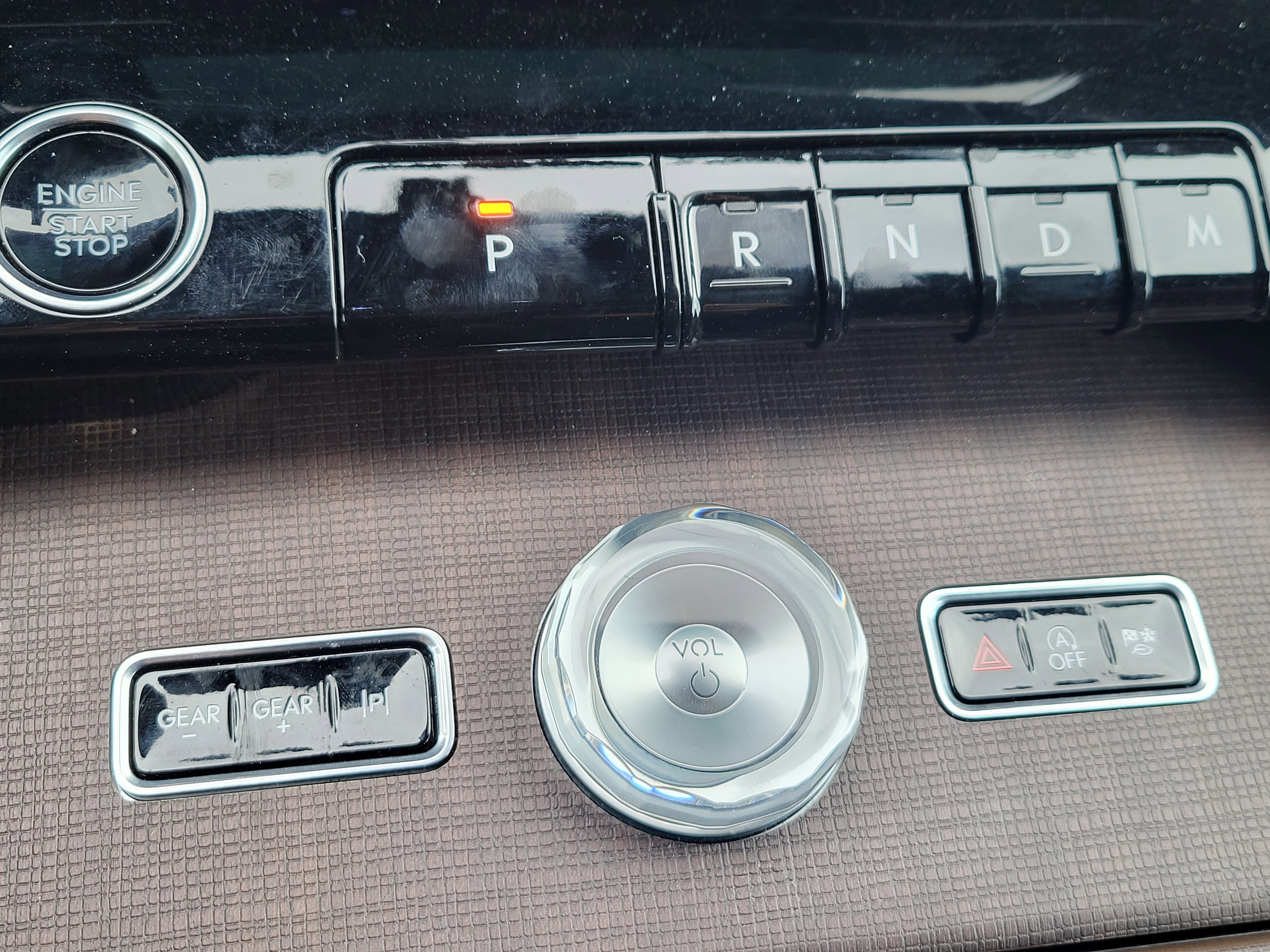 Used 2025 Lincoln Navigator Reserve image 18