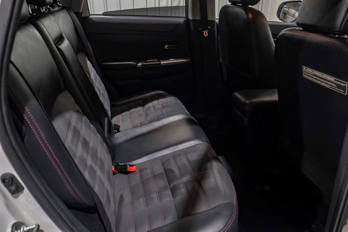 Used 2018 Mitsubishi Outlander Sport SE FWD image 23