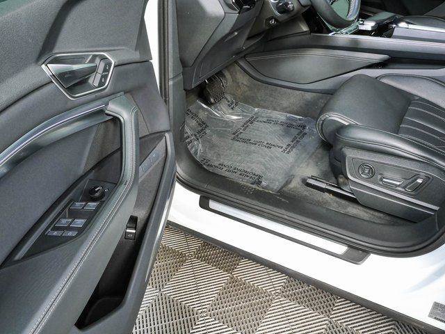 Used 2024 Audi Q8 e-tron Premium Plus AWD/4WD image 8