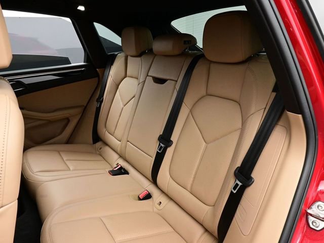Certified 2020 Porsche Macan image 14