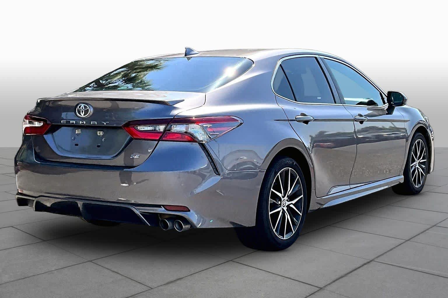 Used 2021 Toyota Camry SE FWD image 12