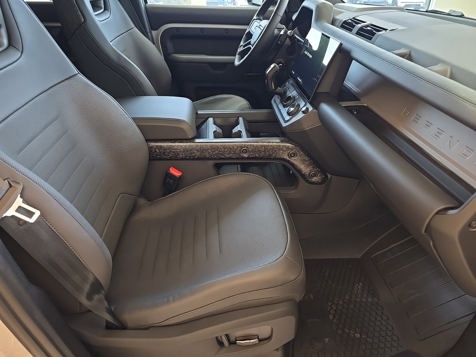 New 2026 Land Rover Defender 110 OCTA image 7