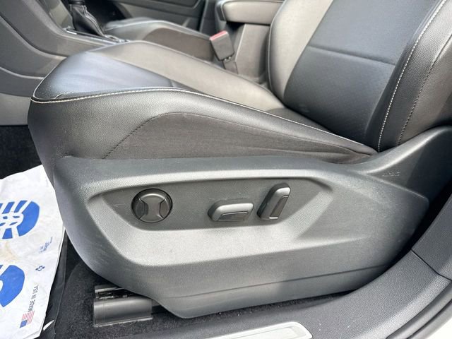 Used 2021 Volkswagen Tiguan SE R-Line image 12