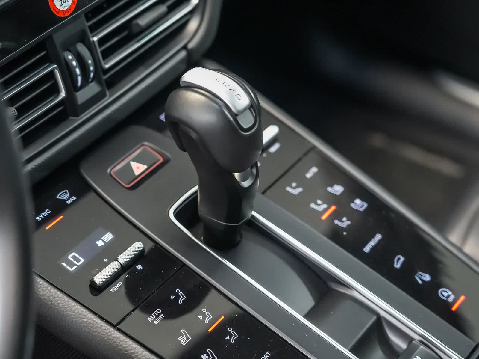 Certified 2024 Porsche Macan S AWD/4WD image 24