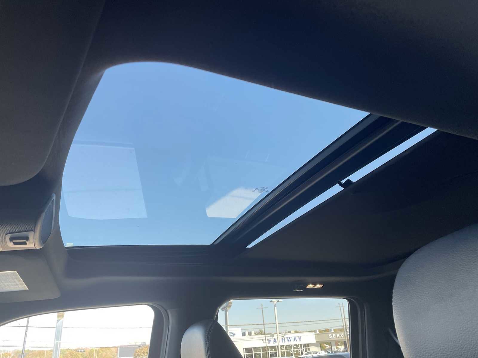 Used 2022 Ford F250 Lariat w/ Black Appearance Package image 19