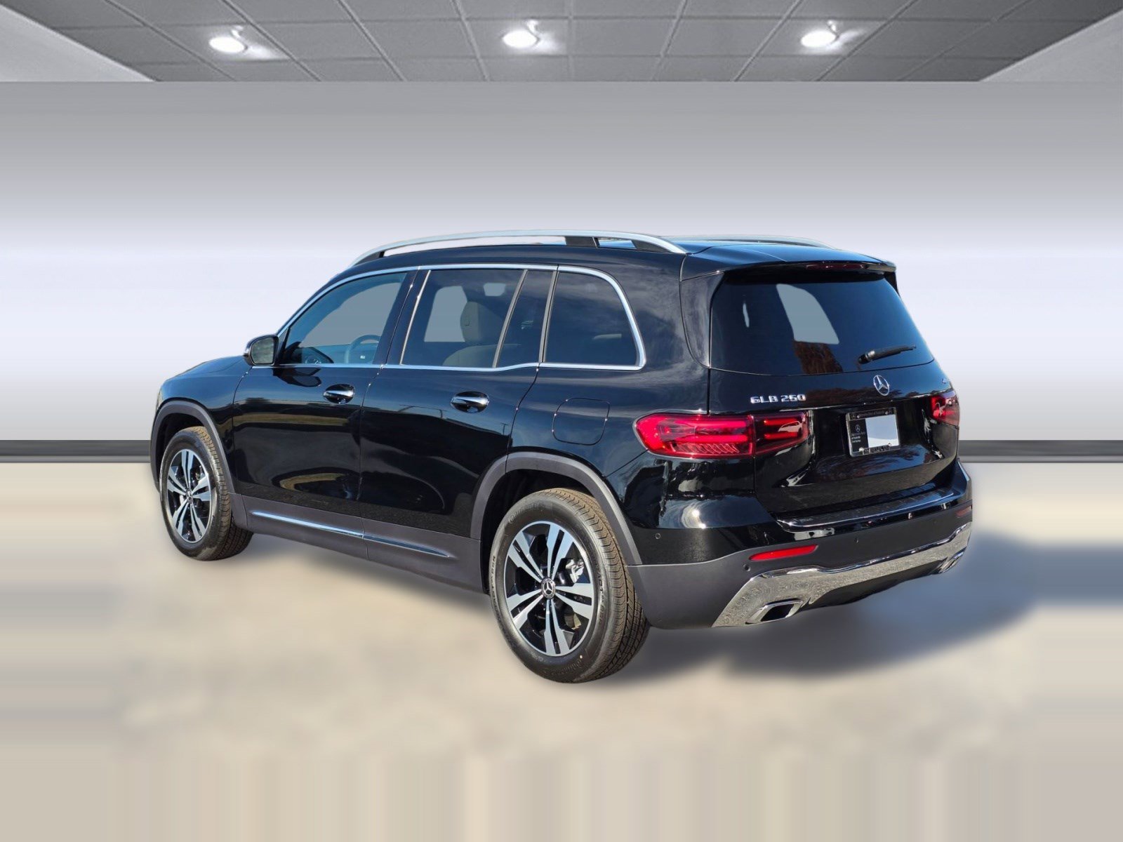 New 2026 Mercedes-Benz GLB 250 4MATIC image 3