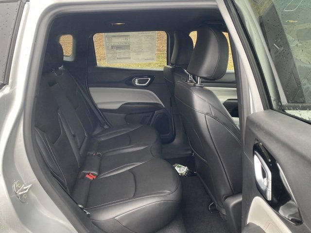 New 2026 Jeep Compass Limited image 30