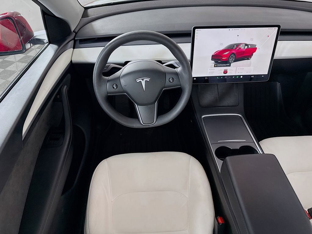 Used 2024 Tesla Model Y Long Range image 3