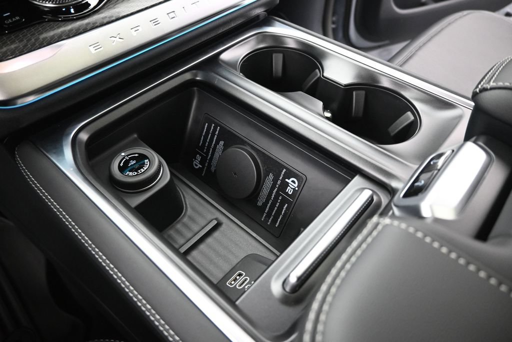 New 2027 Ford Expedition Platinum w/ Stealth Appearance Package AWD/4WD image 17