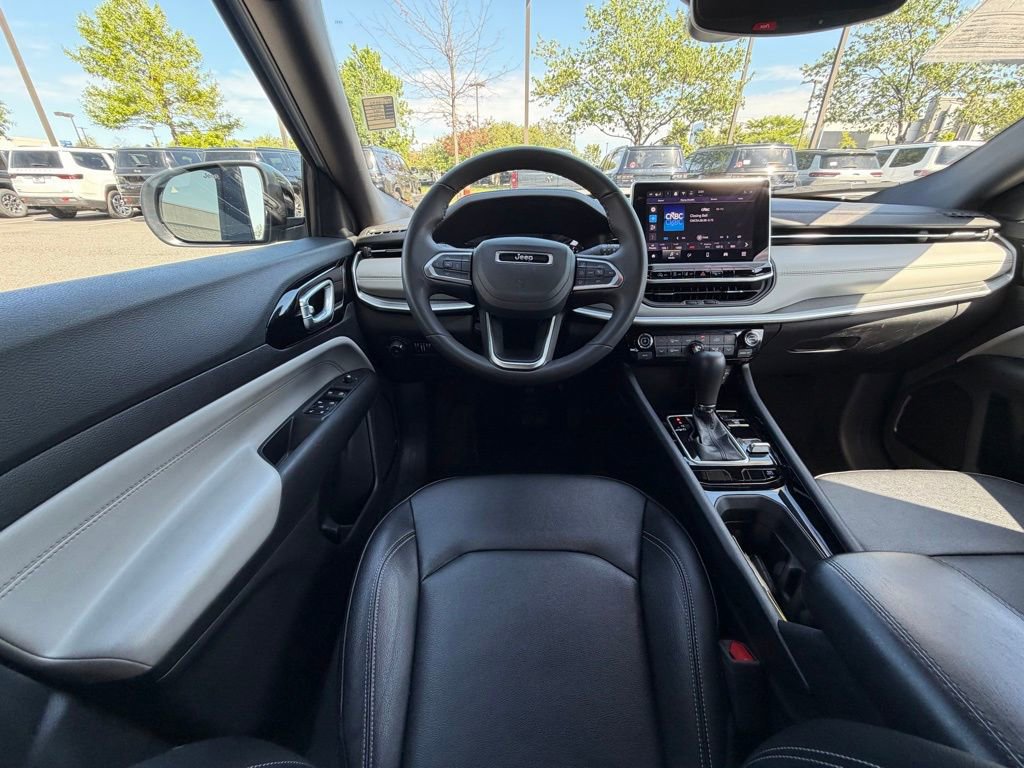 Certified 2025 Jeep Compass Limited AWD/4WD image 19