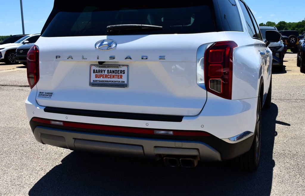 Used 2023 Hyundai Palisade Limited FWD image 9
