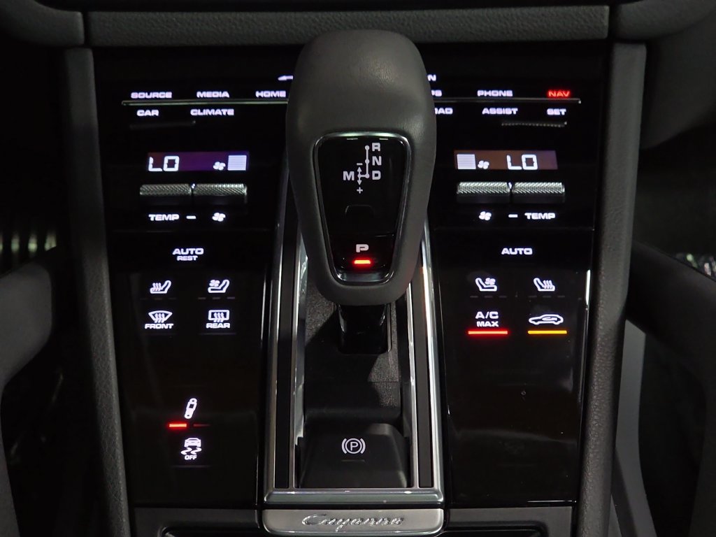 Certified 2023 Porsche Cayenne S AWD/4WD image 19