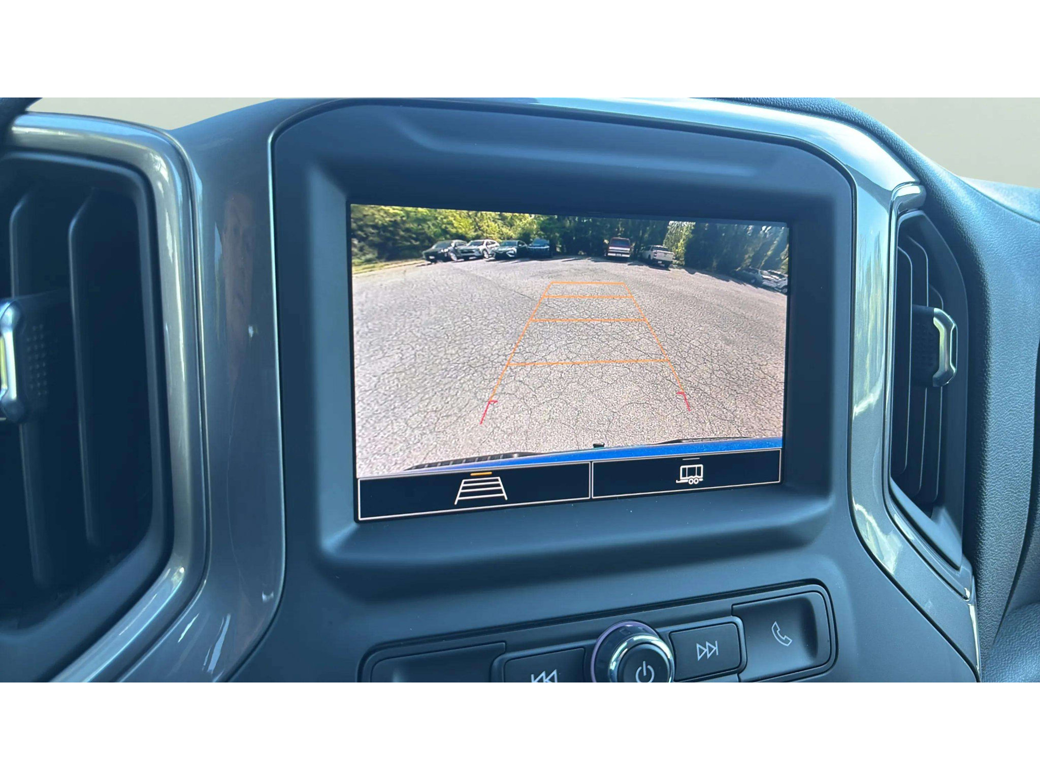 Used 2023 Chevrolet Silverado 1500 Custom AWD/4WD image 17