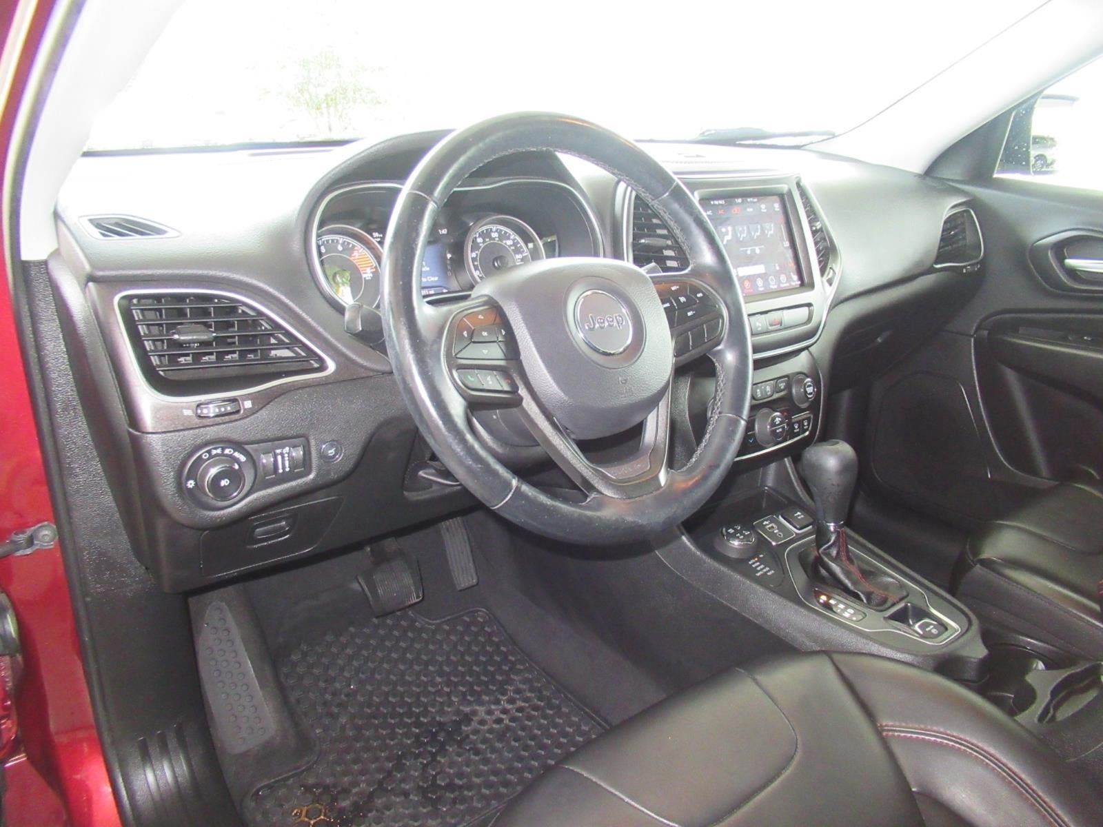 Used 2019 Jeep Cherokee Trailhawk w/ Comfort/Convenience Group AWD/4WD image 23