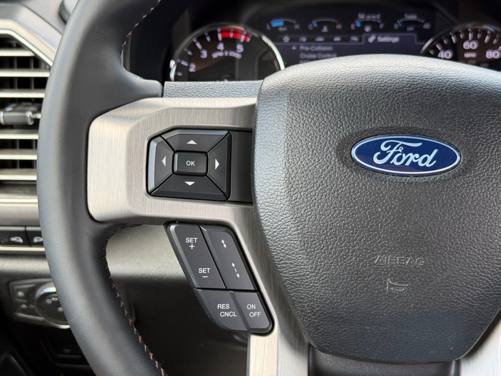 Used 2019 Ford F350 Platinum w/ Platinum Ultimate Package AWD/4WD image 24