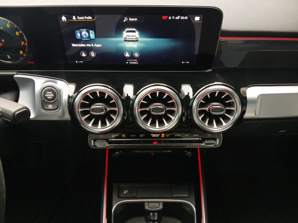 Used 2022 Mercedes-Benz GLB 35 AMG 4MATIC image 8