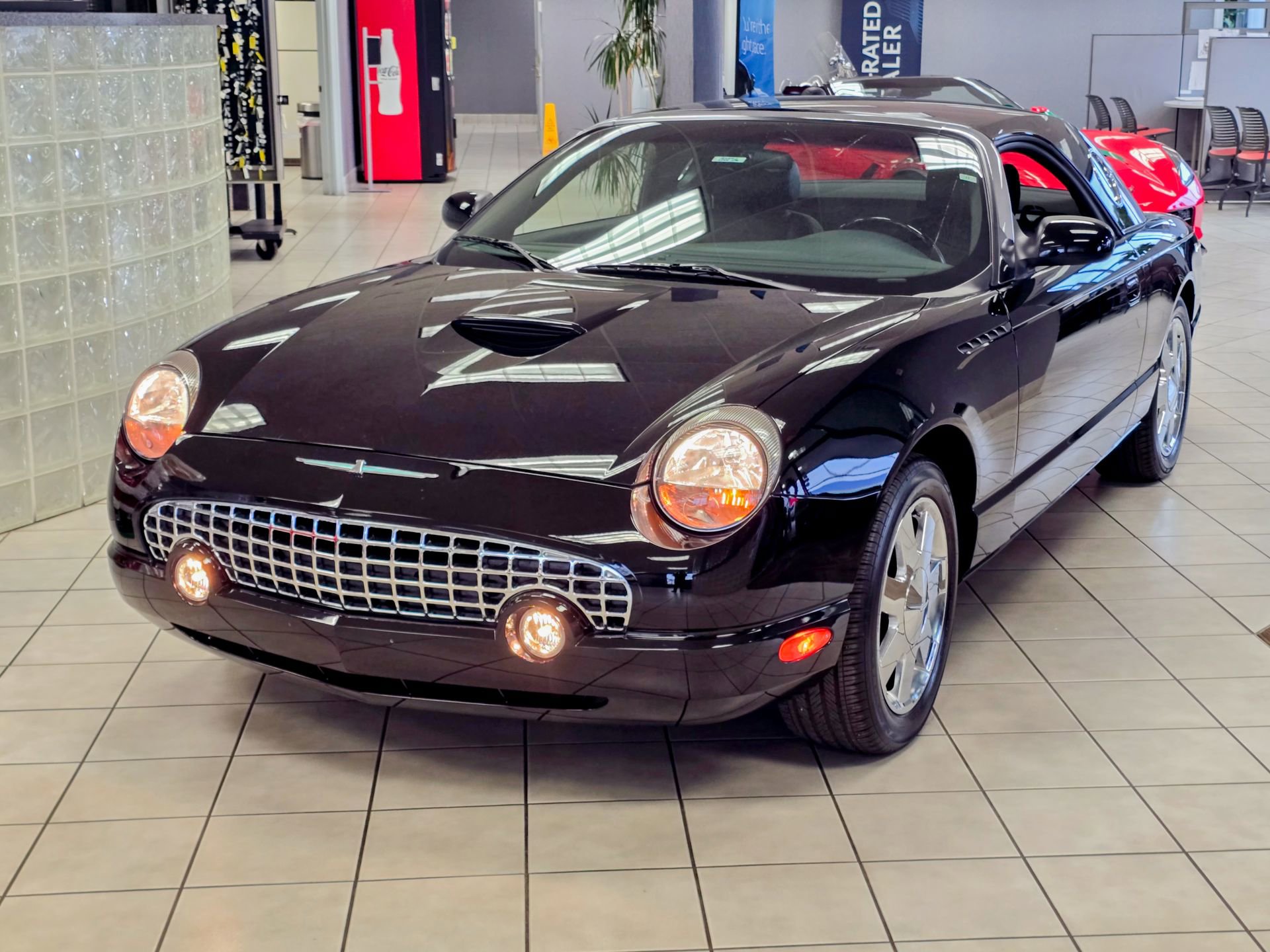 Used 2002 Ford Thunderbird image 10