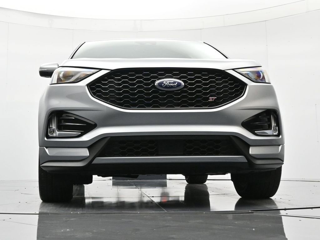 Used 2020 Ford Edge ST image 39