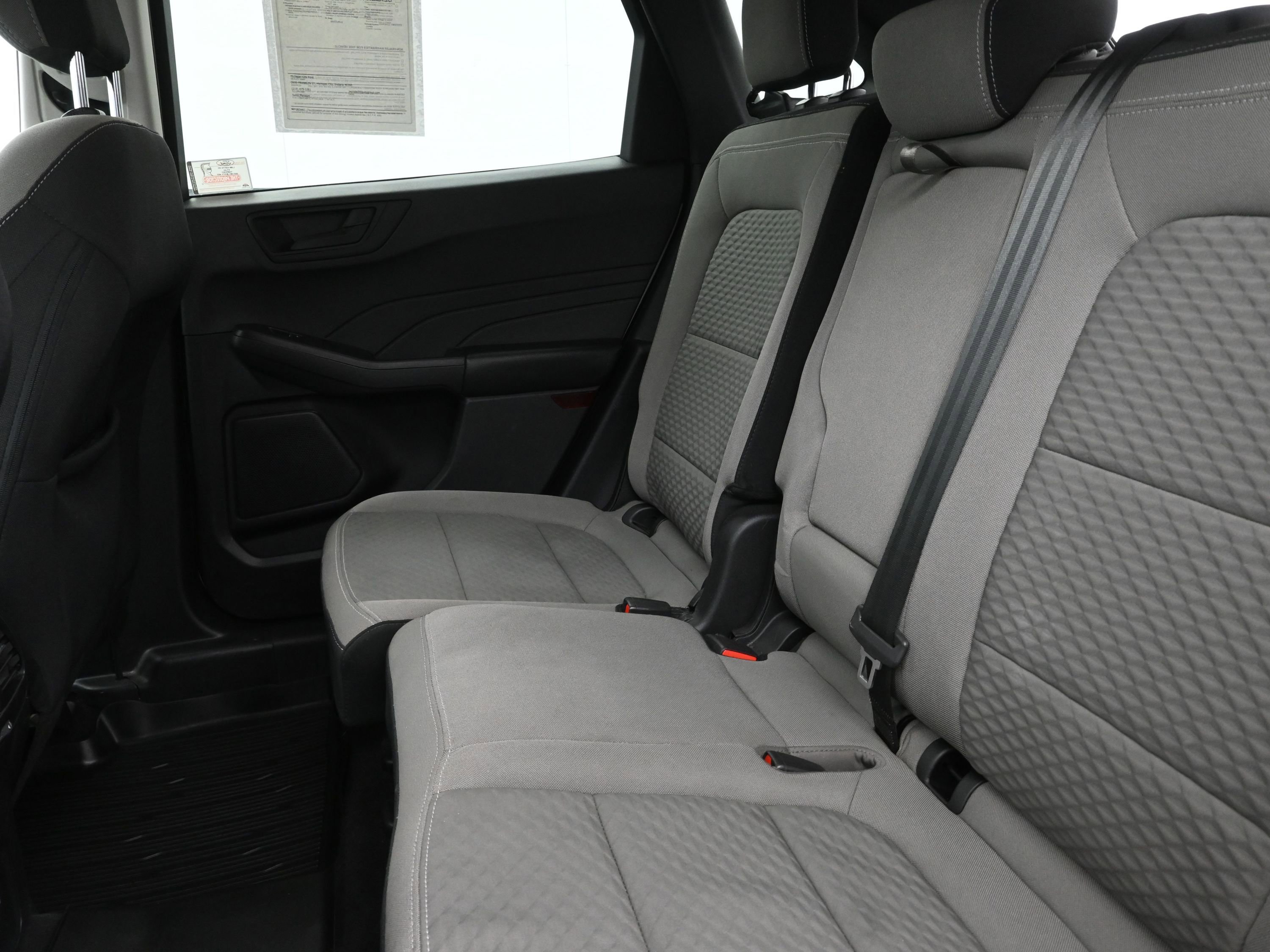 Used 2022 Ford Escape SE w/ SE Sport Appearance Package image 21