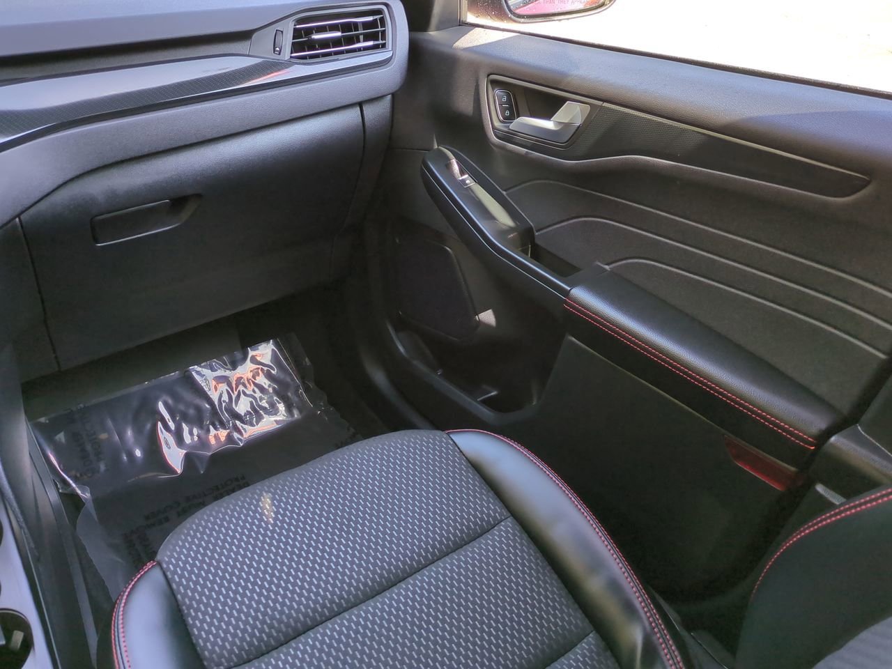 Used 2026 Ford Escape ST-Line FWD image 17
