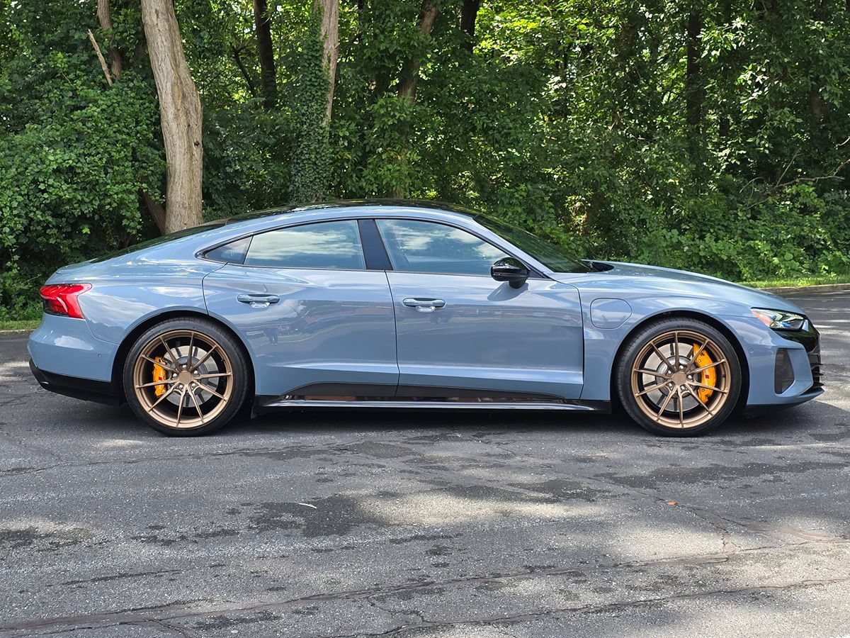 Used 2022 Audi RS e-tron GT w/ Carbon Performance Package AWD/4WD image 7