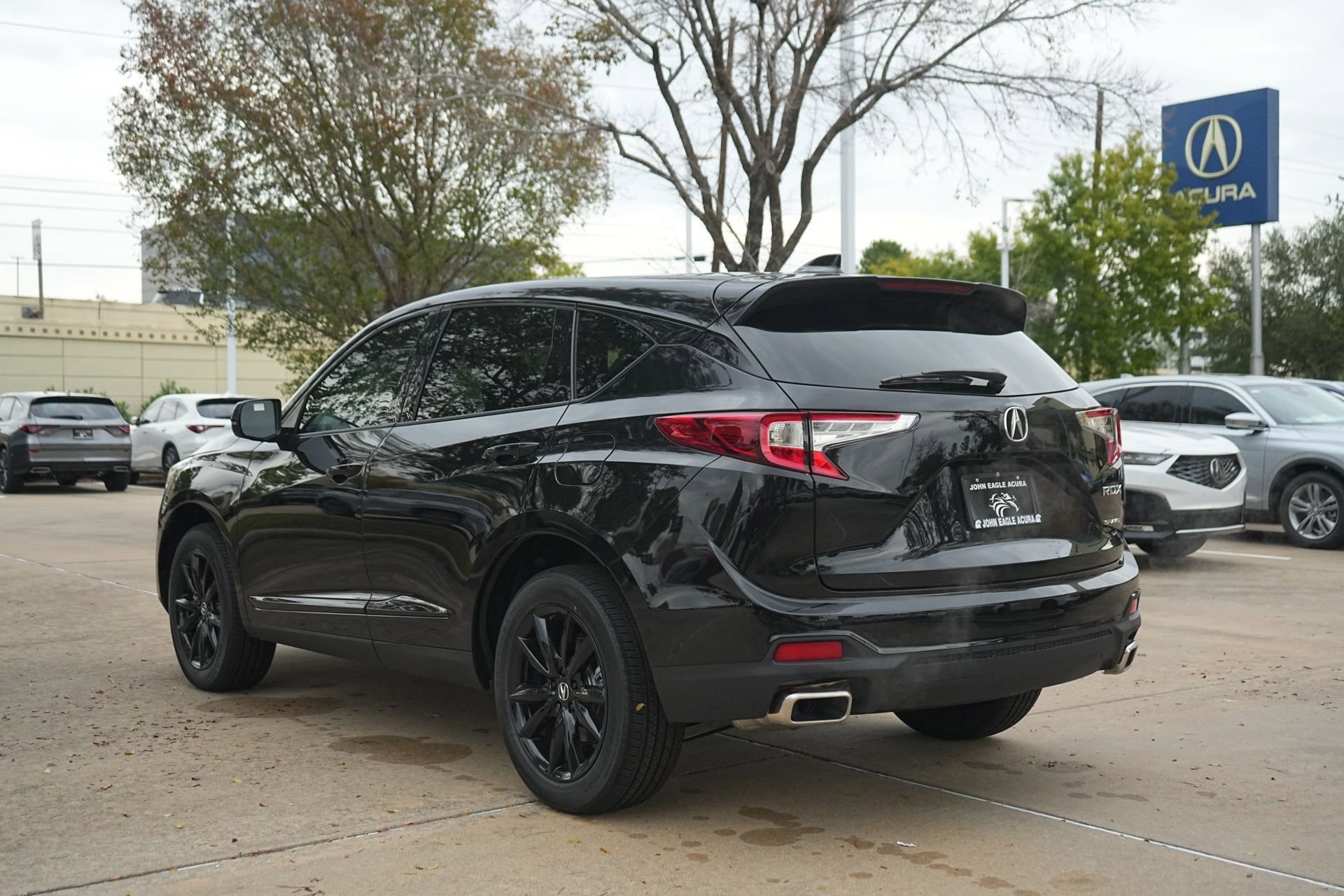 Used 2025 Acura RDX SH-AWD image 4
