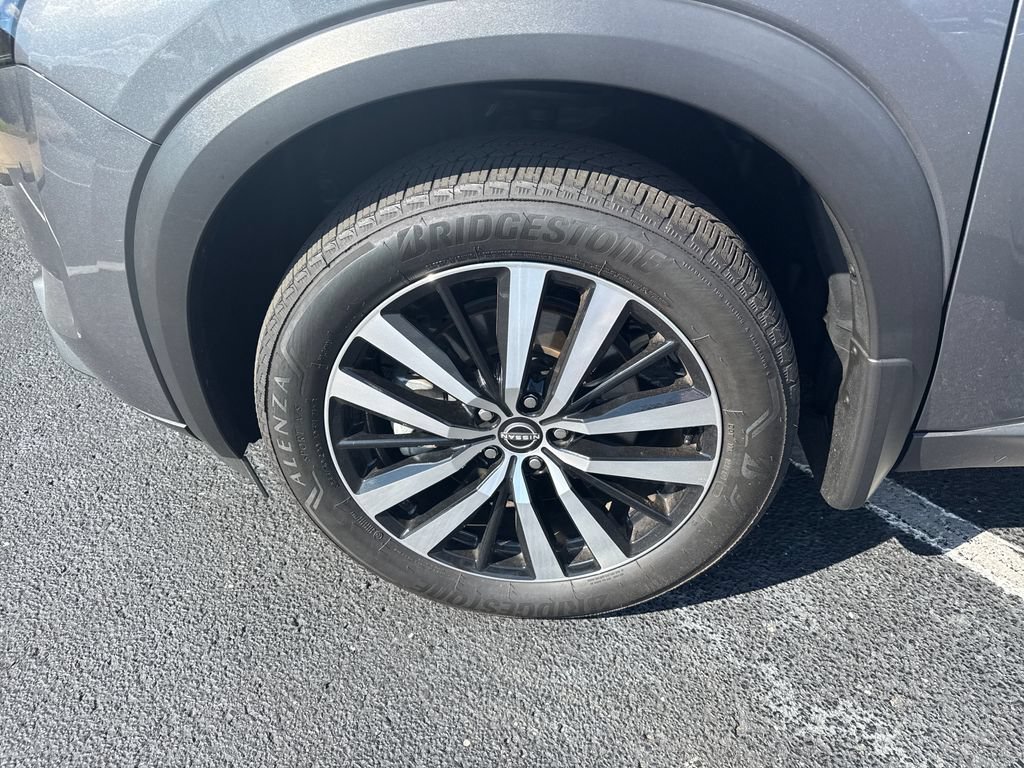 Used 2025 Nissan Pathfinder Platinum AWD/4WD image 32