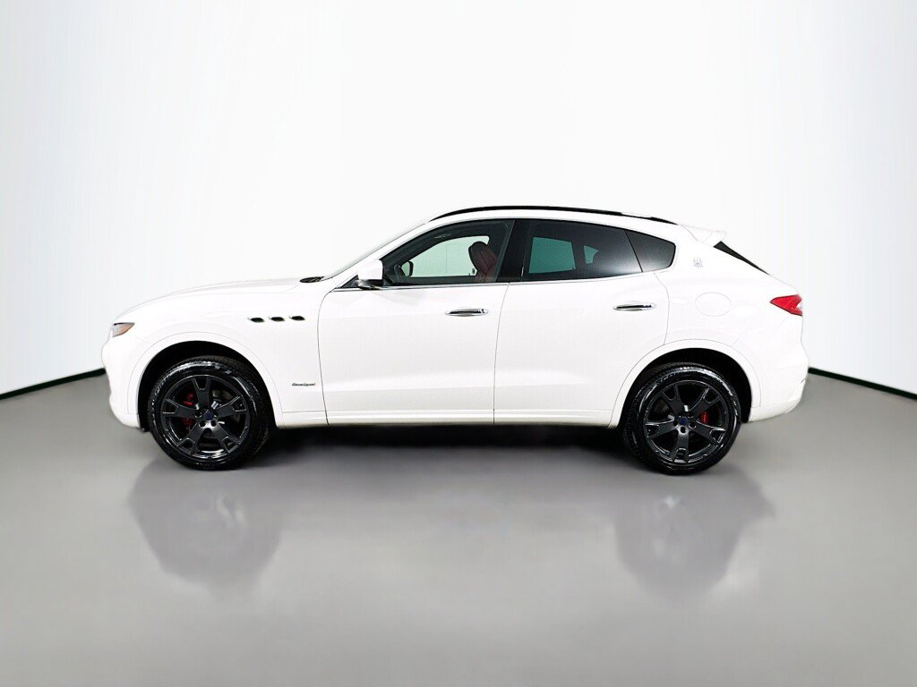 Used 2018 Maserati Levante GranSport AWD/4WD image 2