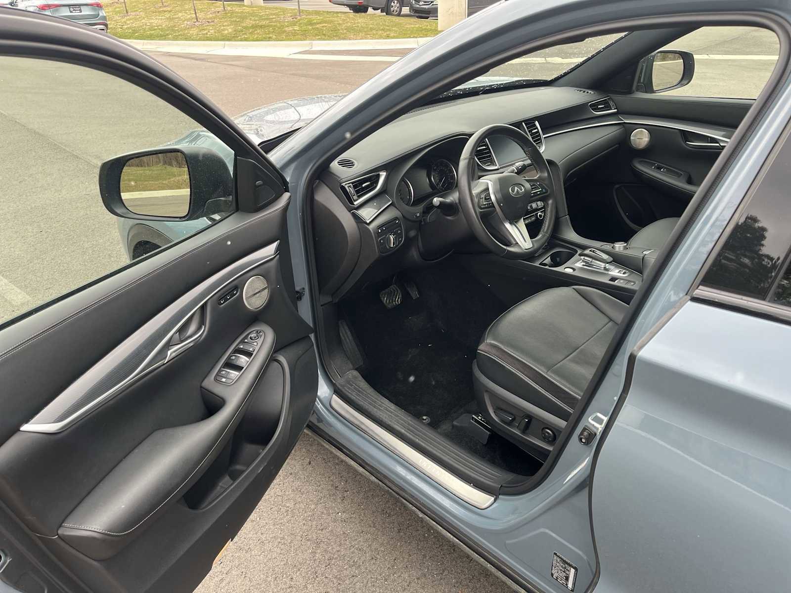 Used 2023 INFINITI QX50 Sport image 16