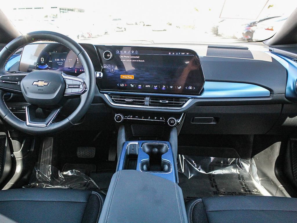 Used 2026 Chevrolet Equinox EV LT FWD image 13
