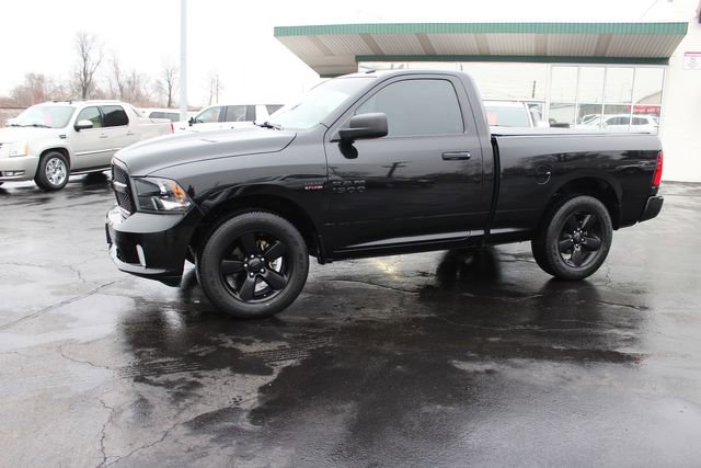 Used 2018 RAM 1500 Express w/ Black Ram 1500 Express Group RWD image 4