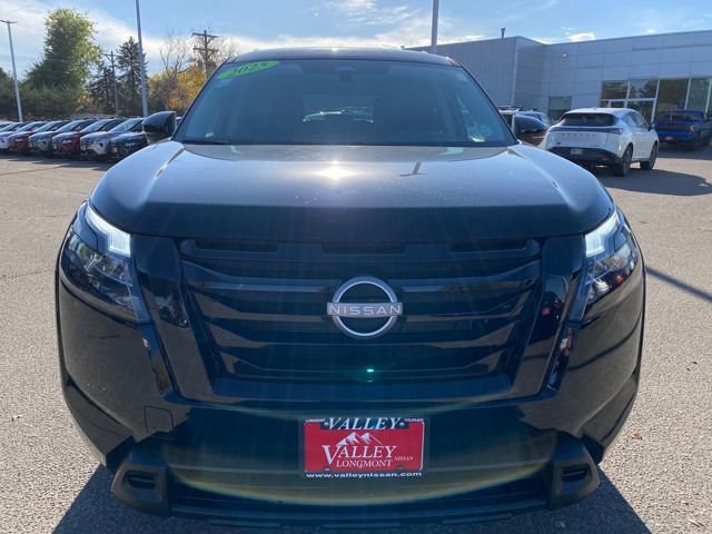 New 2025 Nissan Pathfinder SV w/ Black Appearance Package image 8