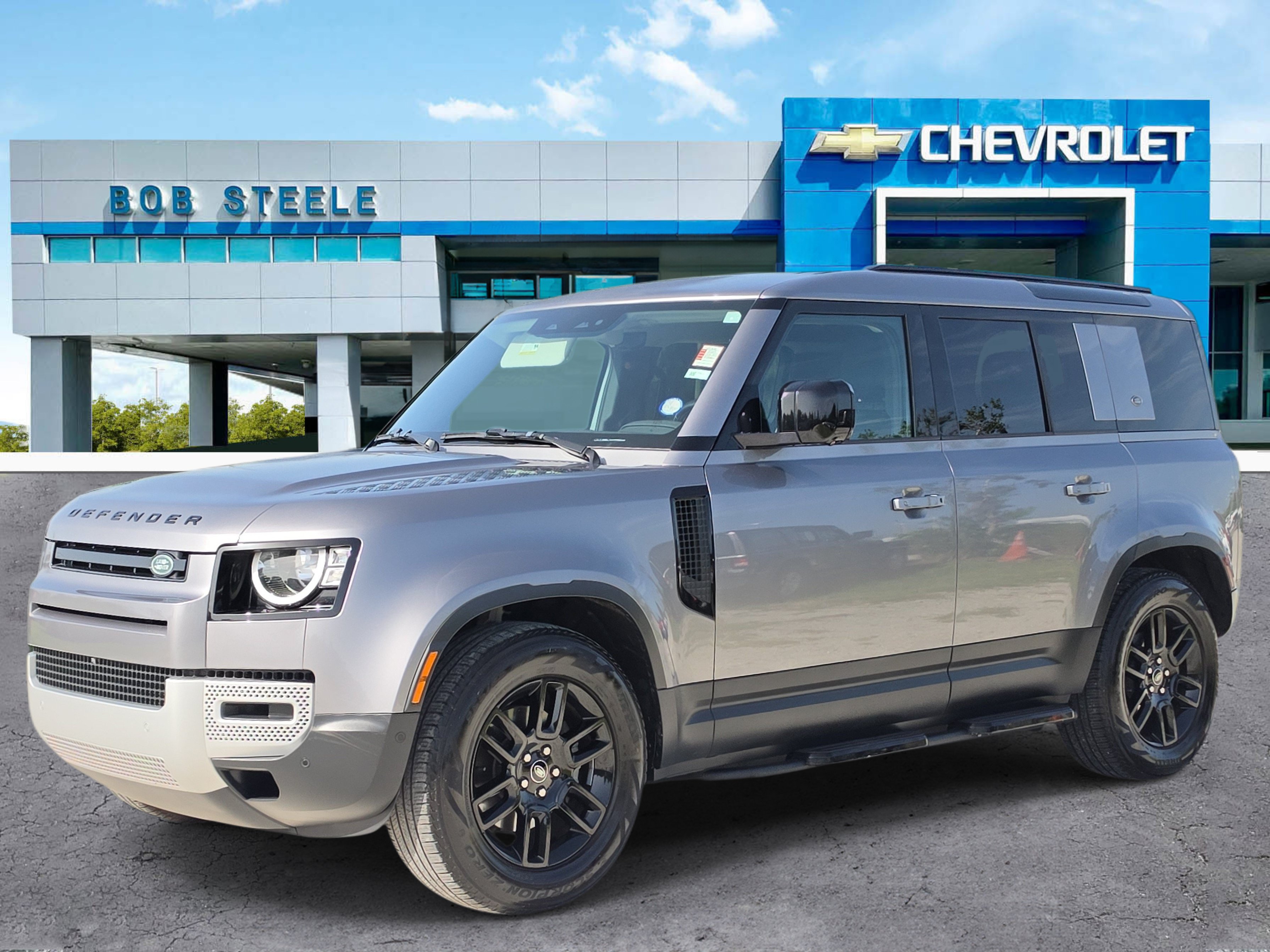 Used 2022 Land Rover Defender 110 S AWD/4WD image 2