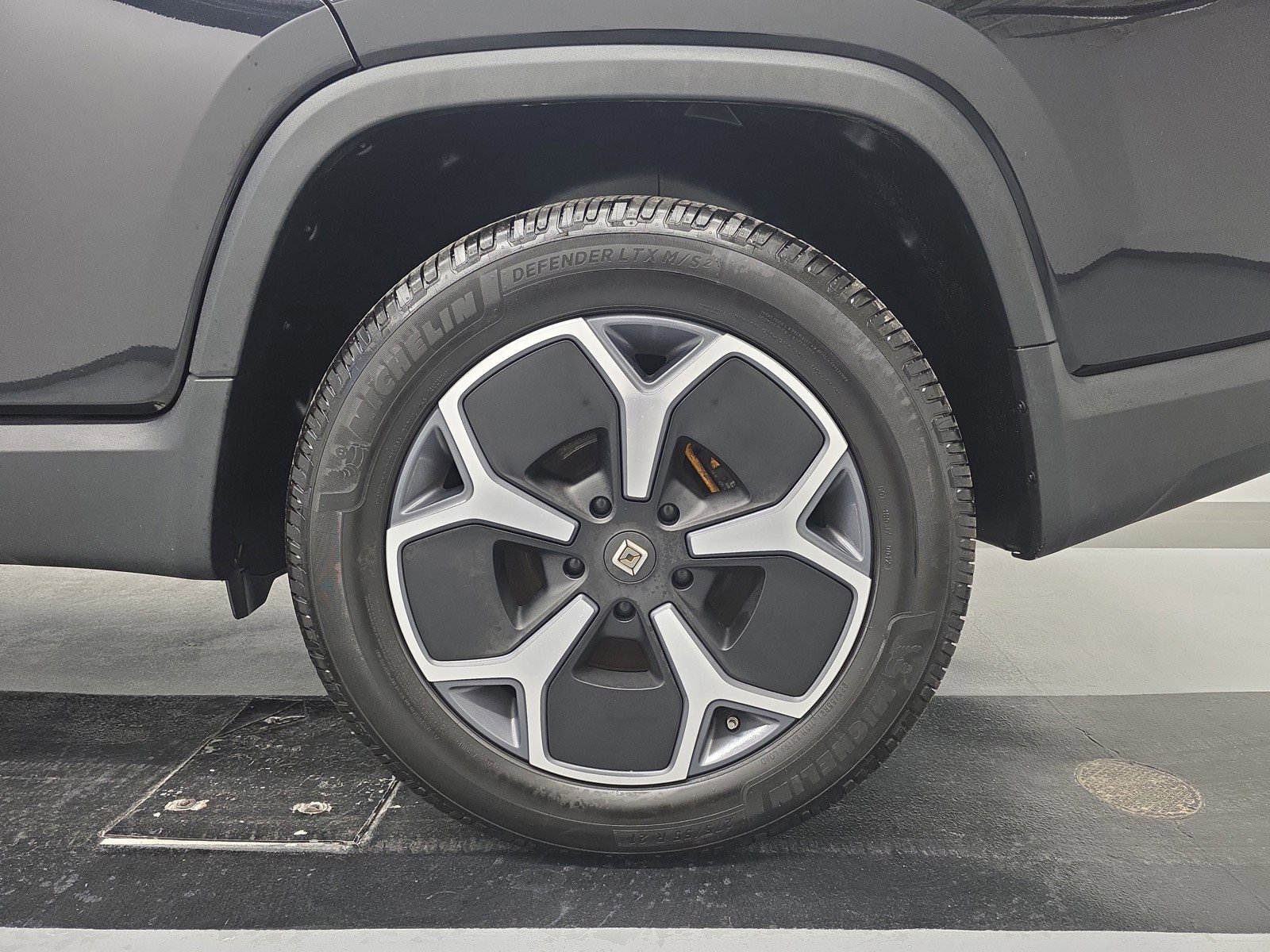 Used 2022 Rivian R1T Adventure image 10