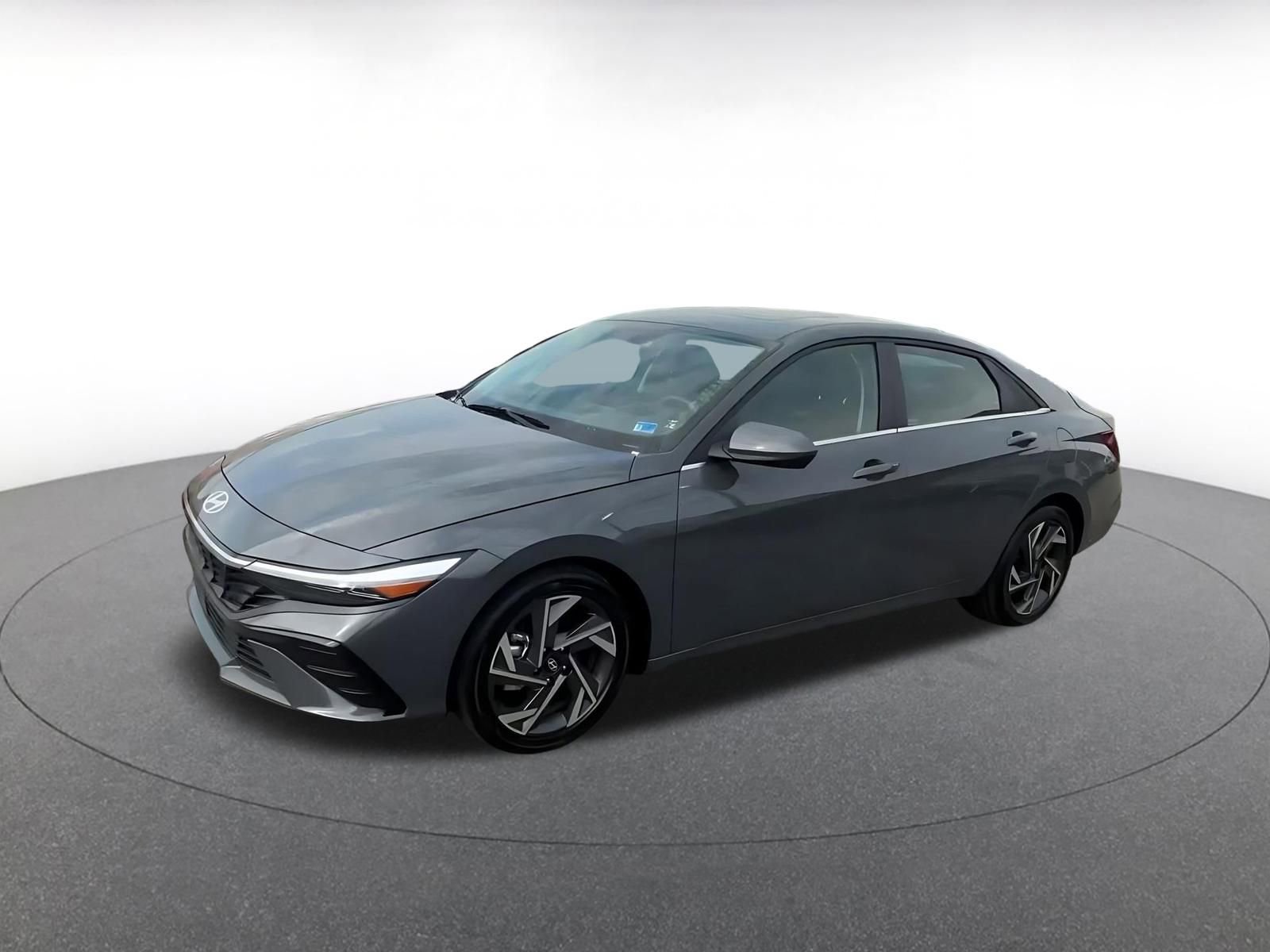 Used 2025 Hyundai Elantra SEL FWD image 7