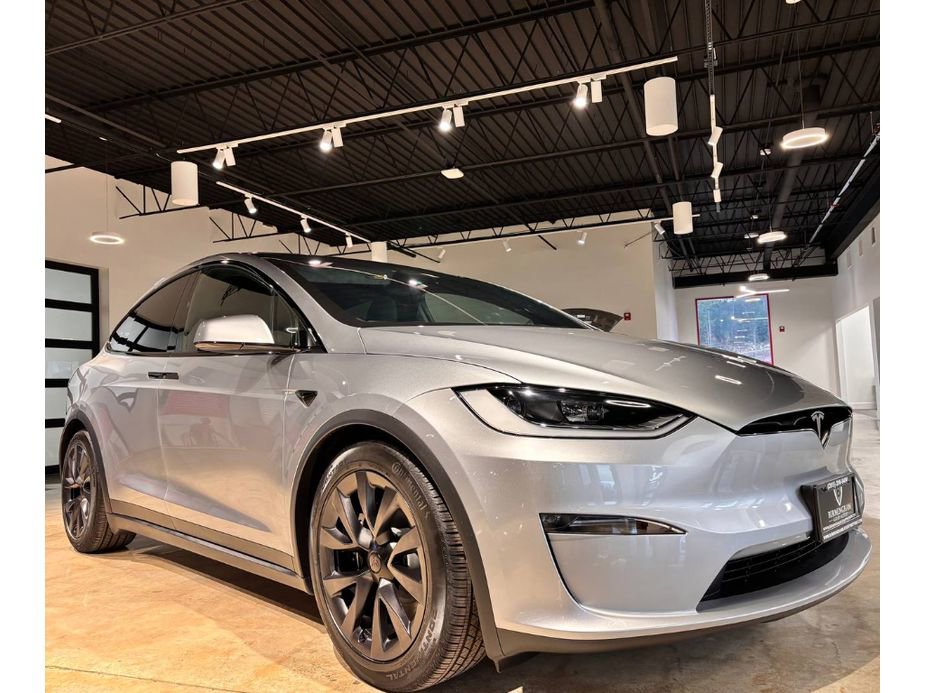 Used 2025 Tesla Model X image 6